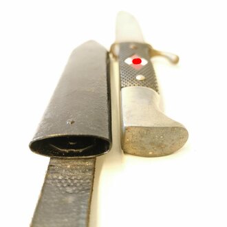 Hitler Jugend Fahrtenmesser , die Klinge abgezogen, kein Hersteller erkennbar, die Scheide alt überlackiert, Emblem in gutem Zustand, wackelt wie es sein soll