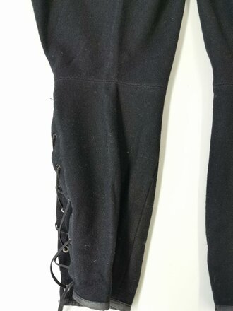 Schwarze NSKK Stiefelhose mit RZM Etikett. Wenige Mottenlöcher, sonst  guter Zustand