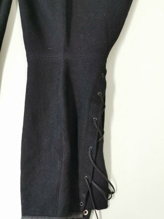 Schwarze NSKK Stiefelhose mit RZM Etikett. Wenige Mottenlöcher, sonst  guter Zustand