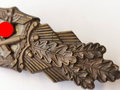 Nahkampfspange in Bronze, Hersteller A.G.M.u.K.