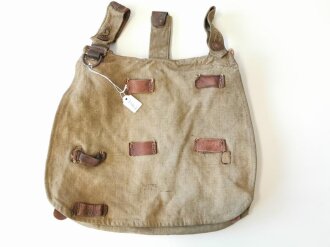 1. Weltkrieg, feldgrauer Brotbeutel, Kammerstück von 1916 mit wohl in der Zeit zusätzlich angebrachten Laschen