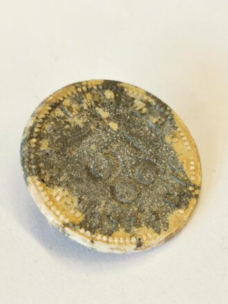 Werkzugangsmarke der Luftwaffen Munitionsanstalt Karwitz...