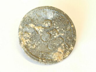 Werkzugangsmarke der Luftwaffen Munitionsanstalt Karwitz " L.M.A .Z.B.V. 5/XI"  Zink, Durchmesser 30mm, ungereinigtes Stück