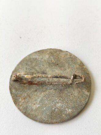 Werkzugangsmarke der Luftwaffen Munitionsanstalt Karwitz...