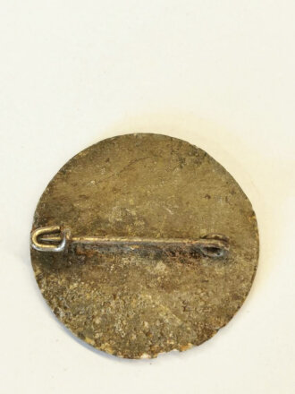 Werkzugangsmarke der Luftwaffen Munitionsanstalt Karwitz...