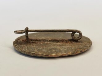 Werkzugangsmarke der Luftwaffen Munitionsanstalt Karwitz " L.M.A .Z.B.V. 5/XI"  Zink, Durchmesser 30mm, ungereinigtes Stück