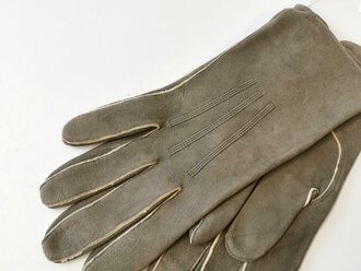 Paar Handschuhe für Offiziere, feines Wildleder, neuwertiges Paar