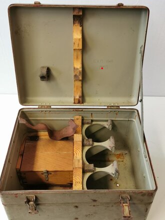Transportkasten für 3 Stück  Pz.B.W.F.12 ( Panzer Beobachtungs Winkel Fernrohr für Bunkeranlagen ) Originallack