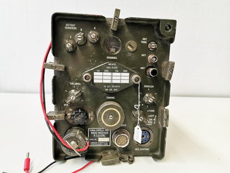 U.S. 1951 dated Radio Receiver R 110/GRC. Looks complete, original paint , function not checked