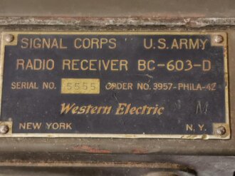 U.S. 1942 dated Signal Corps Radio Receiver BC-603-D, used in armoured Vehicles. Original paint, function not checked