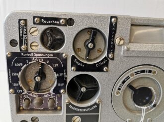 NVA, Funkgerät R-123M für Panzer. Funktion nicht geprüft, lässt sich mit Bordmitteln nicht öffnen