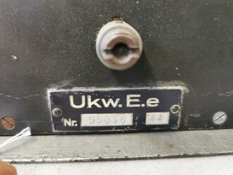 UKW Empfänger Emil ( Ukw.E.e ) Baujahr 1944,  Frontplatte Originallack, Gehäuse überlackiert, Funktion nicht geprüft