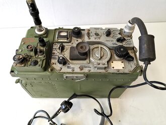 NVA Funkgerät R-107T mit diversem Zubehör wie fotografiert, Funktion nicht geprüft