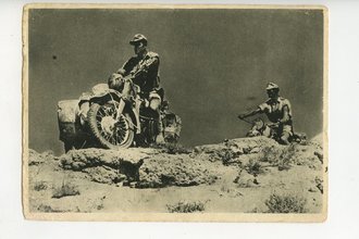 Ansichtskarte "Ritter vom Steuer" auf kriegerischer Großfahrt in der Wüste, datiert 1943