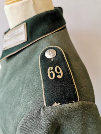 Heer, Waffenrock eines Angehörigen Infanterie Regiment 69. Stärker getragenes Eigentumstück, die Effekten original vernäht