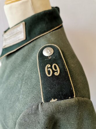 Heer, Waffenrock eines Angehörigen Infanterie Regiment 69. Stärker getragenes Eigentumstück, die Effekten original vernäht