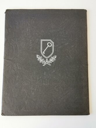 "Soldaten der Leibstandarte Adolf Hitler" Grossformatige Mappe mit 11 Drucken und Vorsatzblatt.
