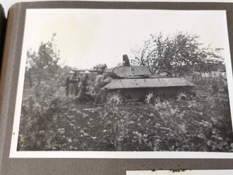 2 Fotoalben mit 139 Fotos eines Teilnehmers der "Ostfront Fahrt 1943"  des Oberkommando der Wehrmacht als Vertreter der Firma Opel .