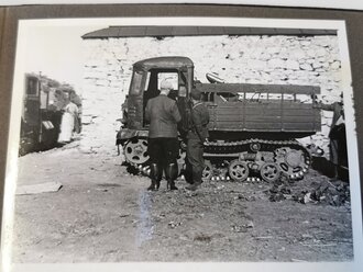 2 Fotoalben mit 139 Fotos eines Teilnehmers der "Ostfront Fahrt 1943"  des Oberkommando der Wehrmacht als Vertreter der Firma Opel .