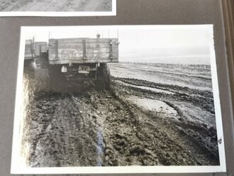 2 Fotoalben mit 139 Fotos eines Teilnehmers der "Ostfront Fahrt 1943"  des Oberkommando der Wehrmacht als Vertreter der Firma Opel .