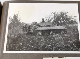 2 Fotoalben mit 139 Fotos eines Teilnehmers der "Ostfront Fahrt 1943"  des Oberkommando der Wehrmacht als Vertreter der Firma Opel .