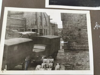 2 Fotoalben mit 139 Fotos eines Teilnehmers der "Ostfront Fahrt 1943"  des Oberkommando der Wehrmacht als Vertreter der Firma Opel .