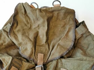 Rucksack der Wehrmacht in Tropenausführung, ungereinigtes Stück aus Scheunenfund