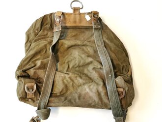 Rucksack der Wehrmacht in Tropenausführung, ungereinigtes Stück aus Scheunenfund