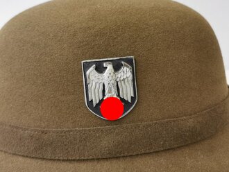 Heer, Tropenhelm aus Filz in sehr gutem Zustand. Kopfgrösse 56 datiert 1942