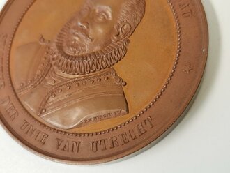 Niederlande, Medaille in Etui "Graaf Jan van Nassau, Stichter der Unie van Utrecht, Dankbaarheid Eentracht Vrijheid 1579 - 1879" Durchmesser 65mm
