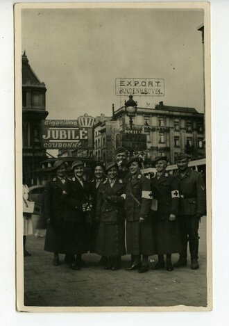 Deutsches Rotes Kreuz, Gruppe Kriegsdienstleistender in Frankreich. Postkartenformat