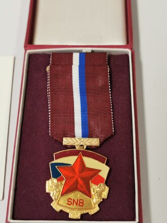 Tschechoslowakei, Polizei Verdienstmedaille des Korps der Nationalen Sicherheit "SNB", mit Urkunde und Etui