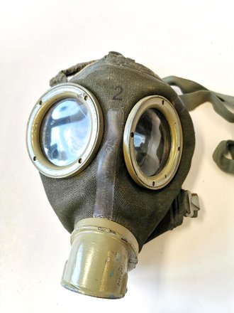 Gasmaske Wehrmacht in gutem Zustand, die Metallteile...