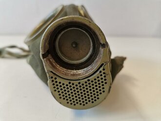 Gasmaske Wehrmacht in gutem Zustand, die Metallteile neuzeitlich lackiert