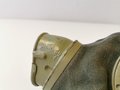 Gasmaske Wehrmacht in gutem Zustand, die Metallteile neuzeitlich lackiert