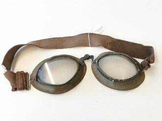 Brille für Kradmelder der Wehrmacht datiert 1941, ungereinigtes Stück, Gummi weich