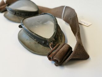 Brille für Kradmelder der Wehrmacht datiert 1941, ungereinigtes Stück, Gummi weich