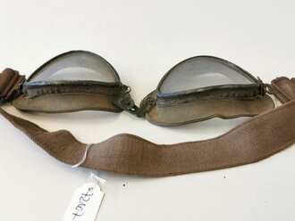 Brille für Kradmelder der Wehrmacht datiert 1941, ungereinigtes Stück, Gummi weich