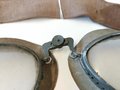 Brille für Kradmelder der Wehrmacht datiert 1941, ungereinigtes Stück, Gummi weich
