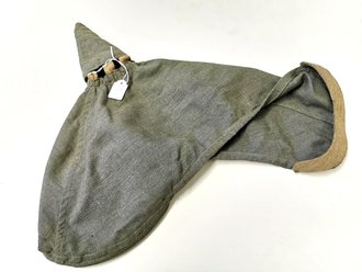 1. Weltkrieg, feldgrauer Überzug für einen Helm der Kürassiere oder Jäger zu Pferd in gutem Zustand
