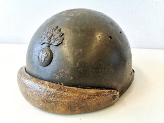 Frankreich, Stahlhelm Panzertruppe M36 in gutem Zustand, original lackiertes Stück