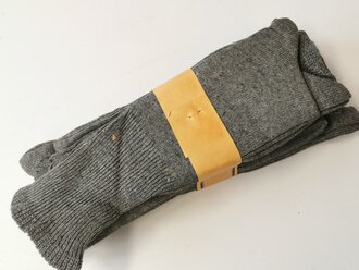 6 Paar feldgraue Wollsocken 2. Weltkrieg, ungebrauchte Paare mit der Originalen Banderole