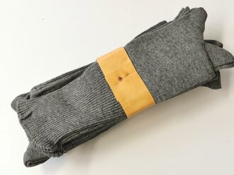 6 Paar feldgraue Wollsocken 2. Weltkrieg, ungebrauchte Paare mit der Originalen Banderole