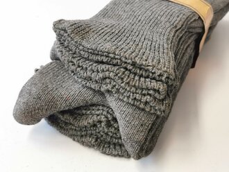 6 Paar feldgraue Wollsocken 2. Weltkrieg, ungebrauchte Paare mit der Originalen Banderole