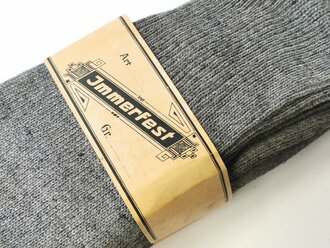 6 Paar feldgraue Wollsocken 2. Weltkrieg, ungebrauchte Paare mit der Originalen Banderole