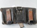 Patronentasche zum K98 Wehrmacht ( für 6 Ladestreifen ) . Schwarzes Leder, datiert 1944