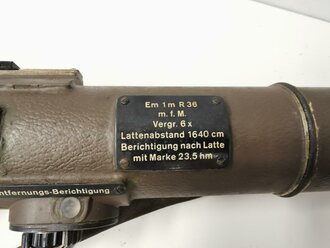 Entfernungsmesser 36 der Wehrmacht, Hersteller cxn, sehr neblige Durchsicht. Überlackiertes Stück