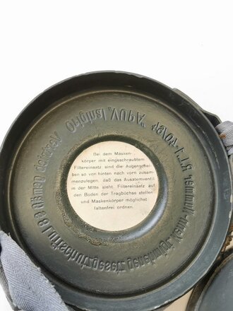 Luftschutz Volksgasmaske 37 in Pappbehälter  "Original Vupa" Guter Zustand, original lackierte Dose