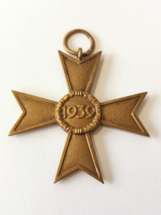 Kriegsverdienstkreuz 2. Klasse  Hersteller "50" im Bandring Karl Gschiermeister, Wien