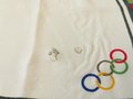 Olympische Spiele 1936 Berlin, Taschentuch mit den Fahnen der teilnehmenden Länder, 30 x 30cm, 4 kleine Stellen mit Klebstoffresten